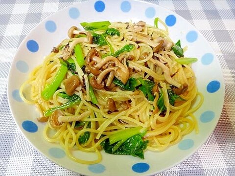 つるむらさきとしめじ塩昆布の和風パスタ